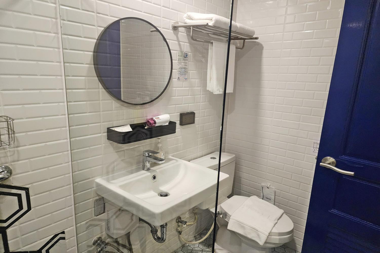 Bathroom 23