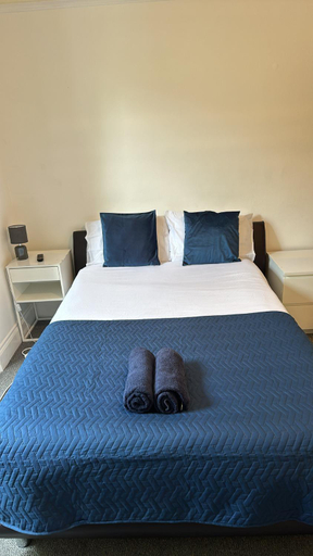 Others 5, Perfect room 1, Bristol