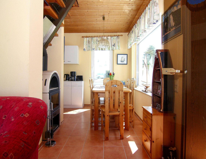 Dining 4, Wunderschones Ferienhaus am Schilfufer in Barth, Vorpommern-Rügen