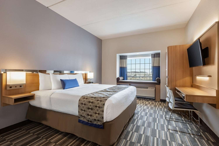 Bedroom 3, Microtel Inn & Suites by Wyndham Gambrills, Anne Arundel