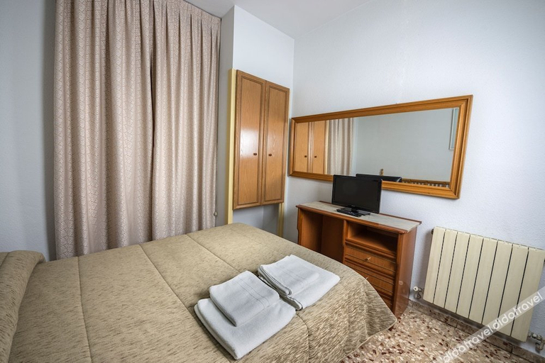 Bedroom 3, Hostal Santa Barbara, Toledo