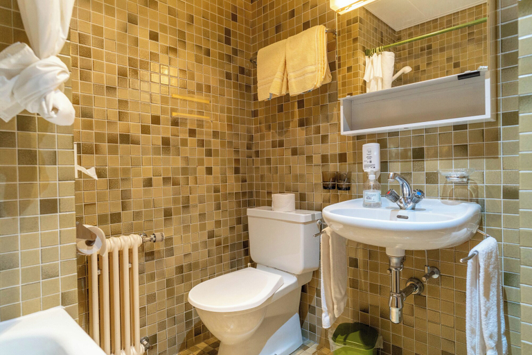 Bathroom, The Télécabine, Monthey