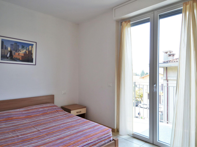 Room 3, Apartment at Lago di Como Near Dervio Beach, Lecco