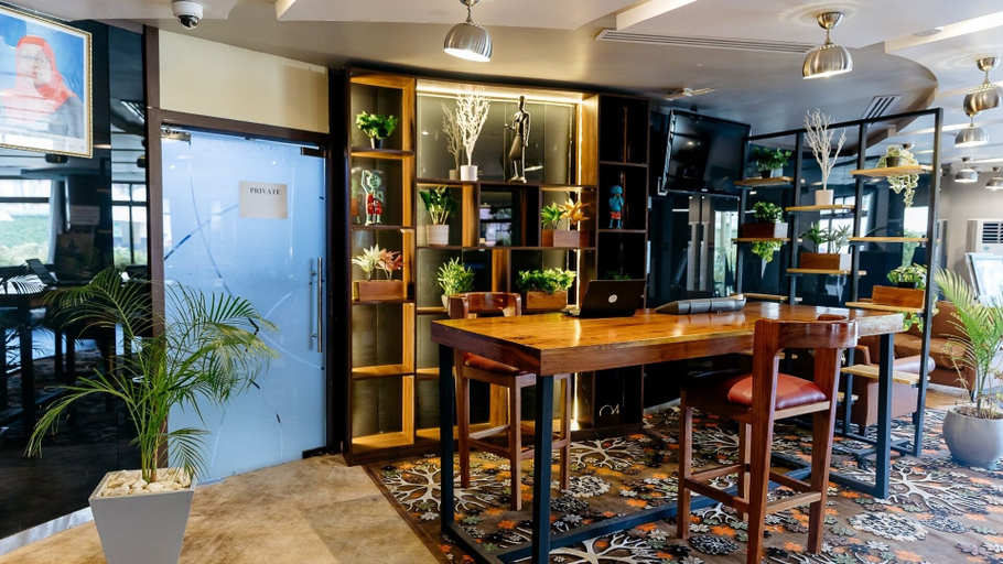 Food & Drinks 4, Peninsula Hotel Dar es Salaam, Kinondoni