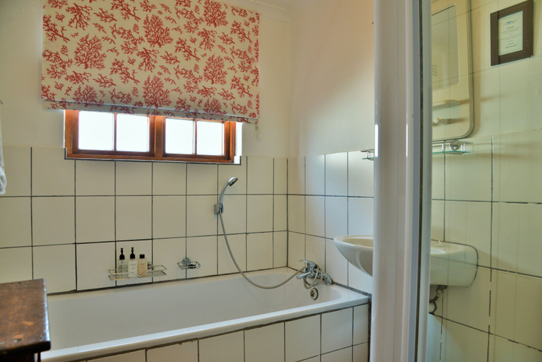 Bathroom, デ フープ オプスタル ハウスィズ, Overberg