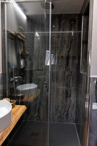 Bathroom 9