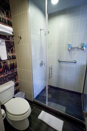 Bathroom 4, Aloft by Marriott Tulsa, Tulsa