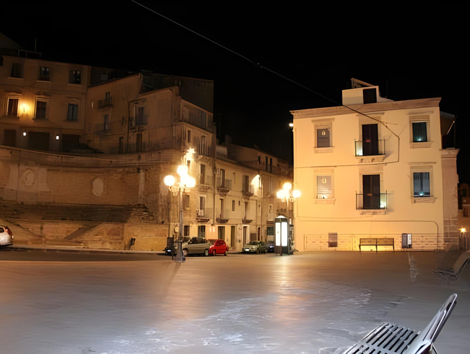 Others 5, Regina Carolina, Catania