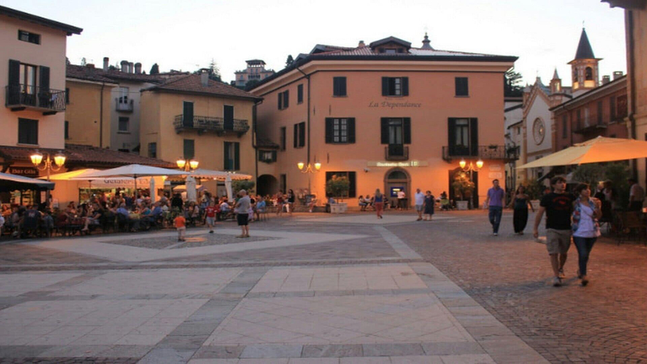Others 4, Villa Aurelia, Como
