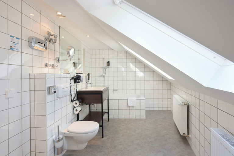 Bathroom 9