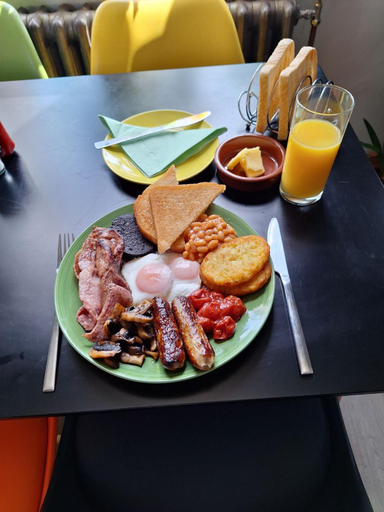 Others 4, Todmorden Bed & Breakfast - The Toothless Mog, Calderdale
