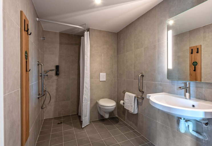 Bathroom 4, B&B HOTEL Landerneau Bois Noir, Finistère
