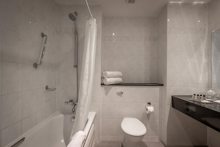 Bathroom 5, Hotel Woodstock, an Ascend Hotel Collection Member