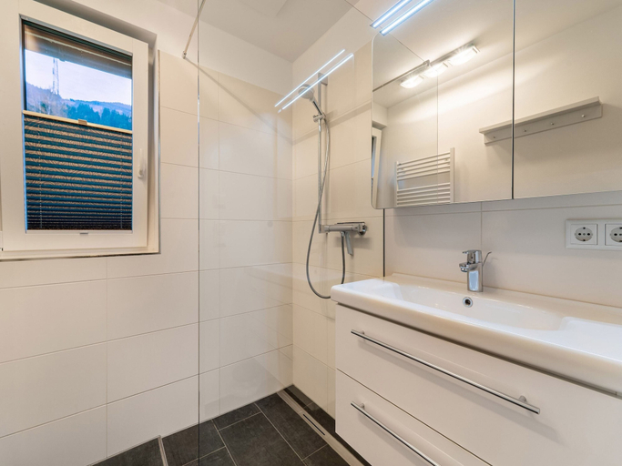 Bathroom 3, Apartment Near ski Area, Zell am See