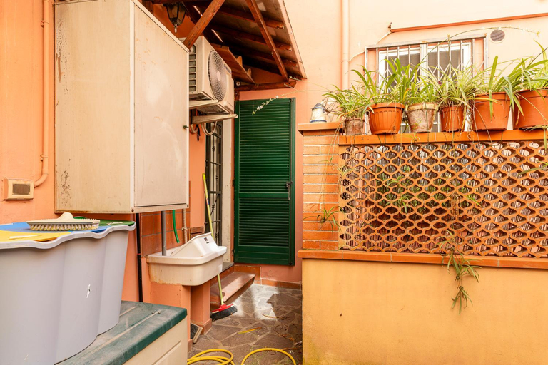 Others 4, Livorno Central and Stylish Apartment, Livorno