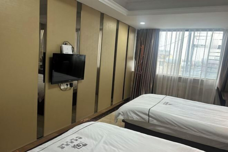 Bedroom 13