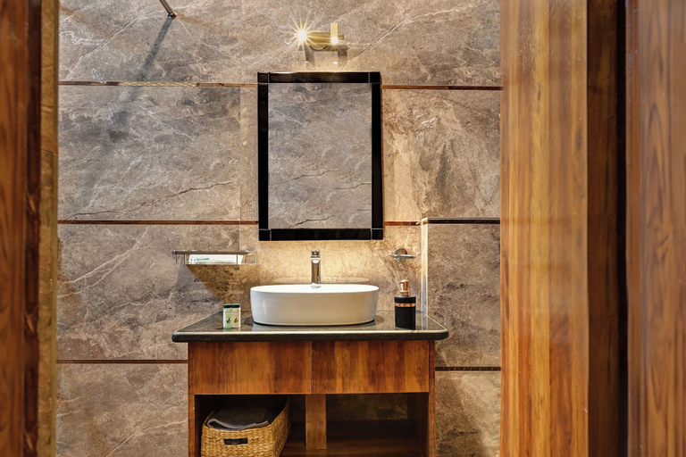 Bathroom 5, Hotel Sethi Legacy, Hardwar