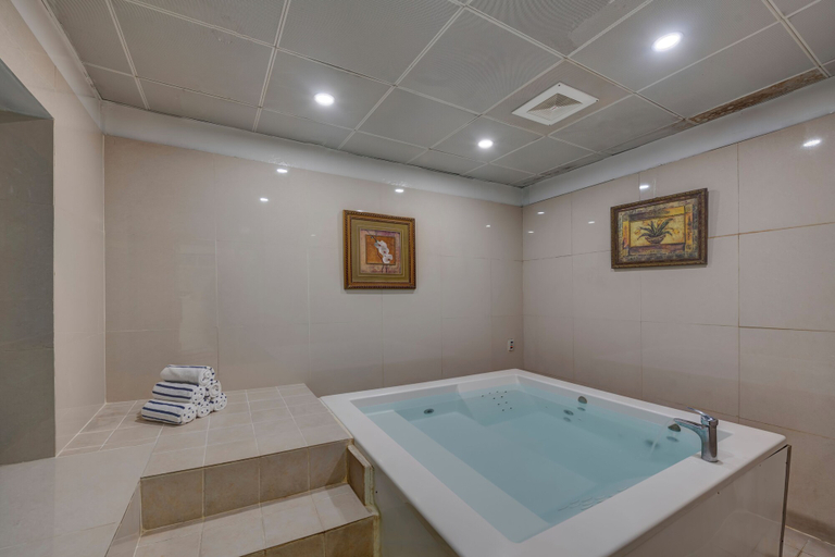 Bathroom 4, Pearl Continental Rawalpindi, Rawalpindi