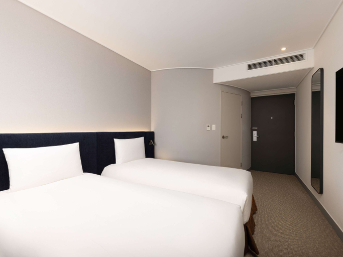 Bedroom 25