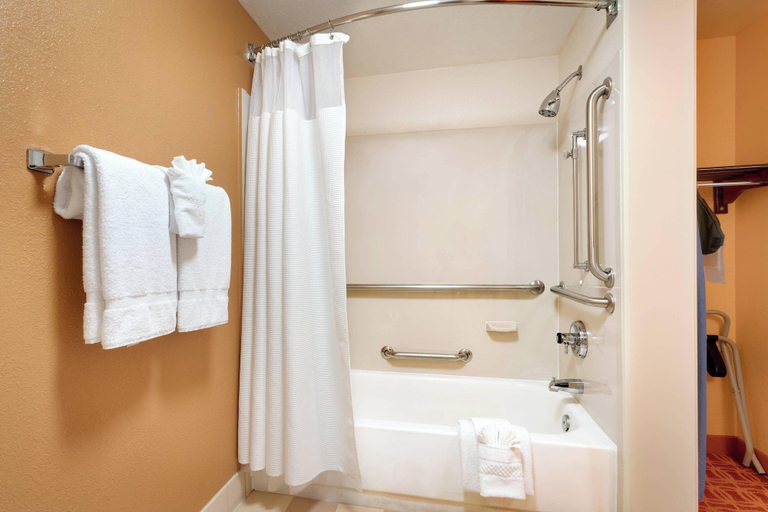Bathroom 4