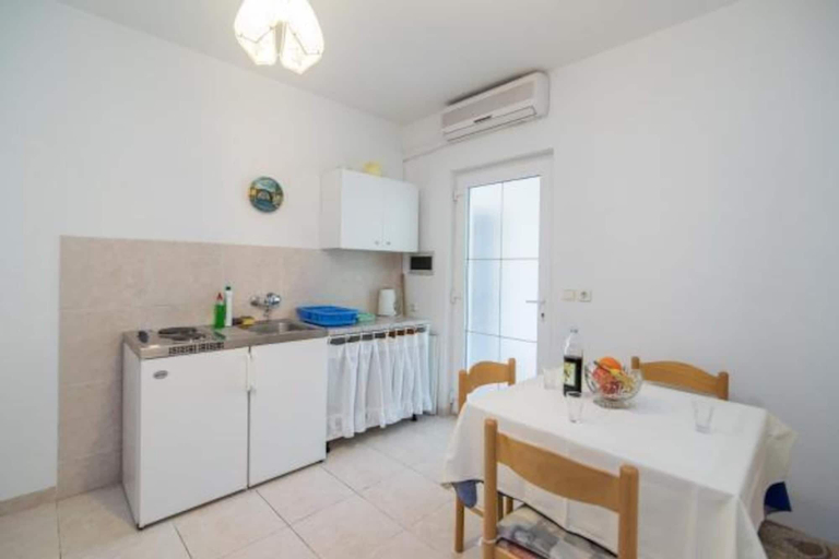 Private kitchen 2, Apartments Boguvila - Two-bedroom Basic Apartment With Terrace -, Supetar