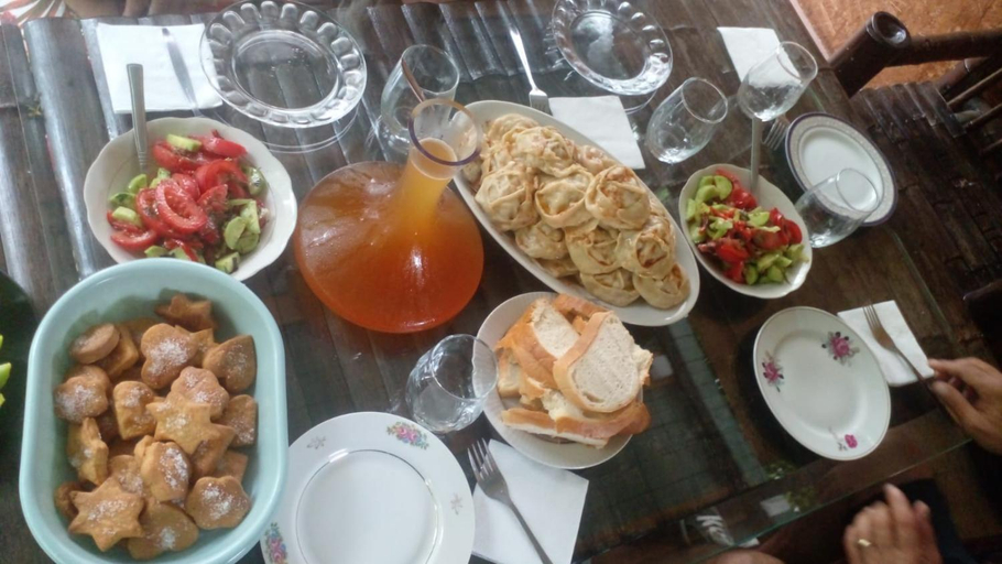 Food & Drinks 4, Dom Bondo, Kobuleti
