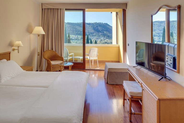 Bedroom 3, Poiano Garda Resort Hotel, Verona