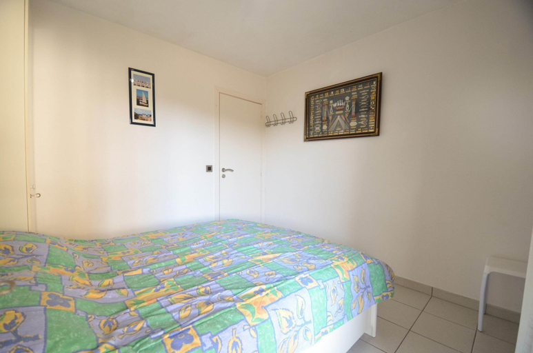 Bedroom 4, Apartment Oostduinkerke Near Beach and Dunes, West-Vlaanderen
