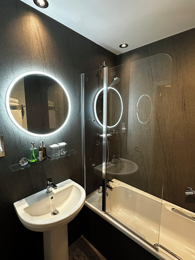 Bathroom 3, The George Hotel Easingwold, North Yorkshire
