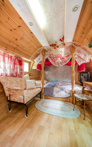 Bedroom 21