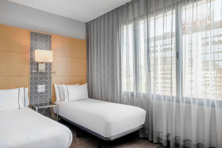 Bedroom 2, AC Hotel Victoria Suites by Marriott, Barcelona