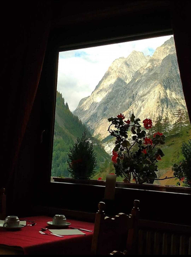 Others 5, Hotel Astoria, Aosta