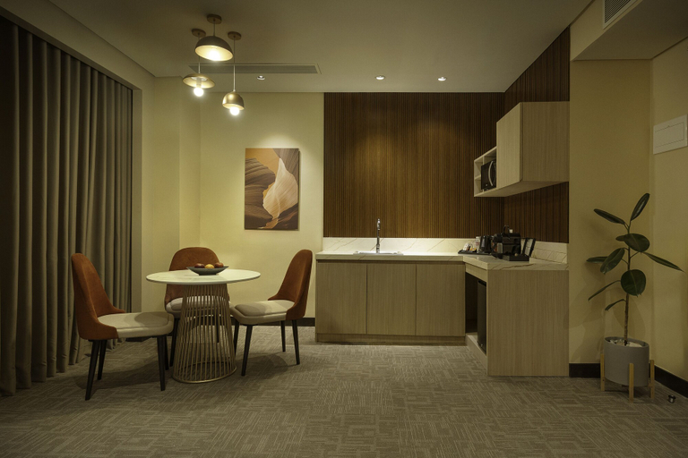 Dining Room 6