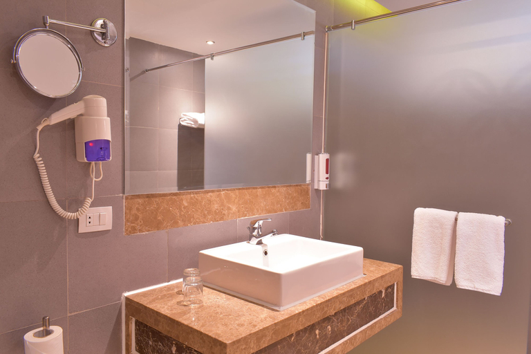 Bathroom 5, Jasmine Palace Resort & Spa, Safaja