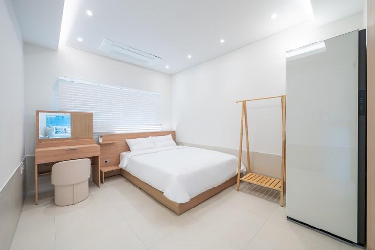 Bedroom 2, Taean Mengs Club Dog Pool Villa, Taean