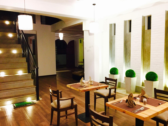 Others 3, 8PlusMotels, Negombo