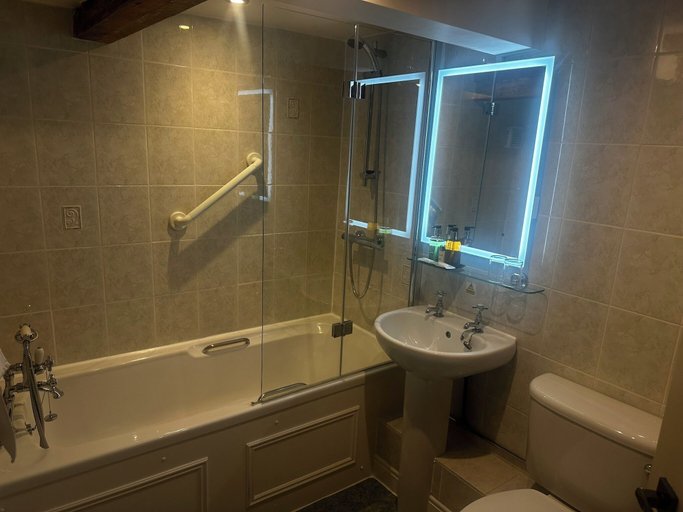 Bathroom 3, The George Hotel Easingwold, North Yorkshire