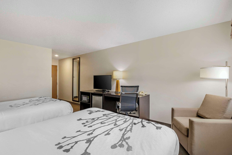 Bedroom 3, Sleep Inn & Suites Charles City, Floyd