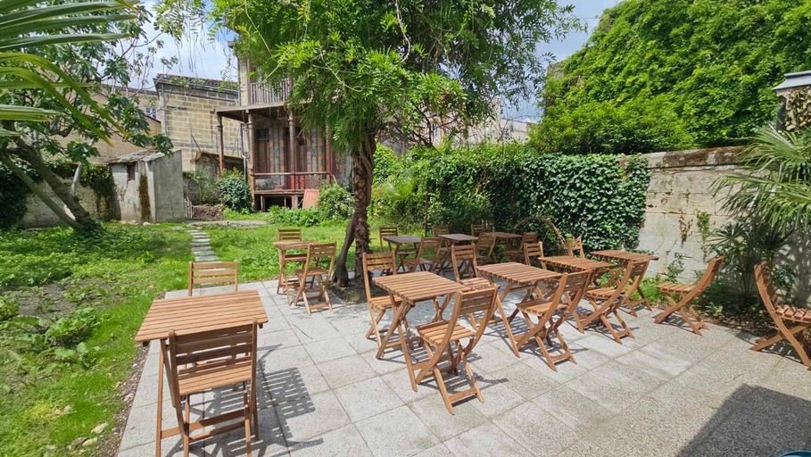 Others 4, Le Jardin Cafe, Gironde
