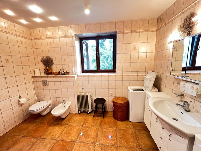 Bathroom, POGO wakacyjny dom nad Narwia - wlasny pomost, Pułtusk