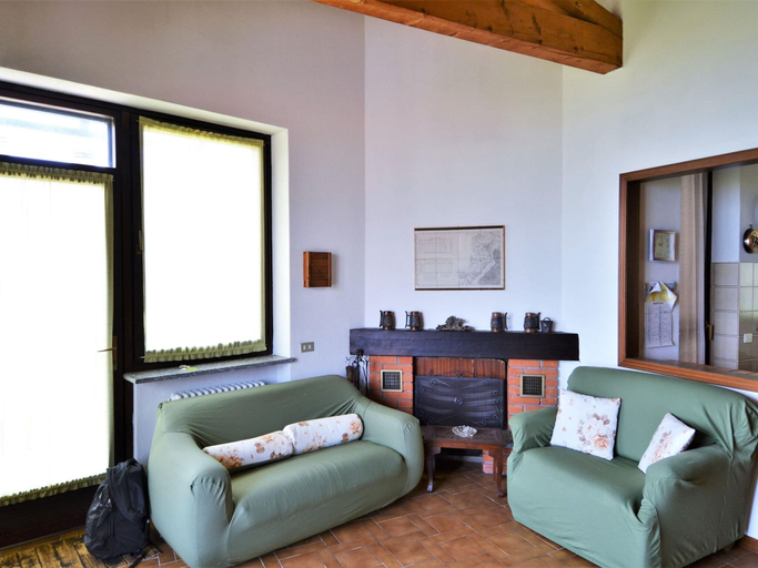 Living area 2, Belvilla by OYO Del03/1, Varese