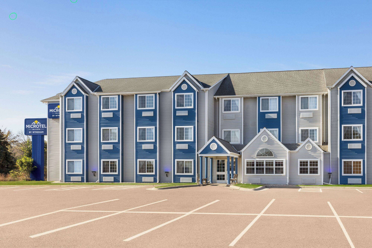 Exterior & Views 2, Microtel Inn & Suites by Wyndham New Ulm, Brown