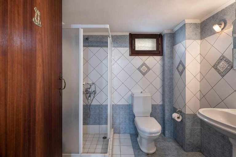 Bathroom, Vilia Archontiko, Crete