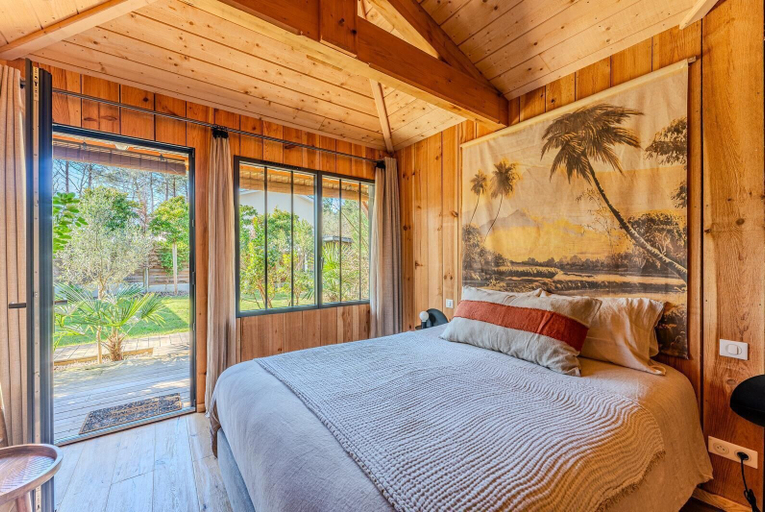 Bedroom 5, Villacanau, Gironde