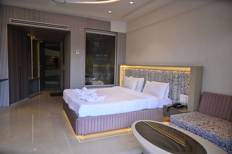 Bedroom 2, Kumar Resort by Turtle, Lonavala, Pune