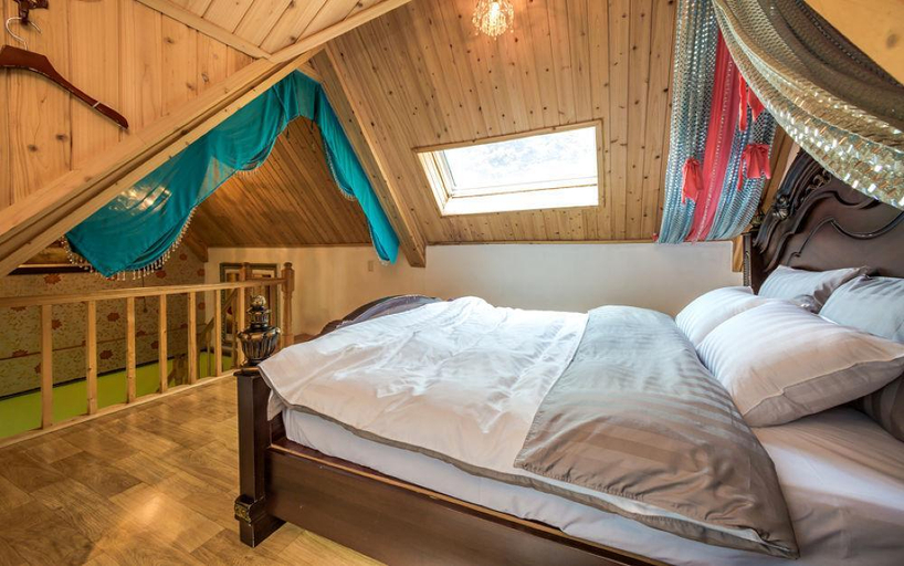 Bedroom 27