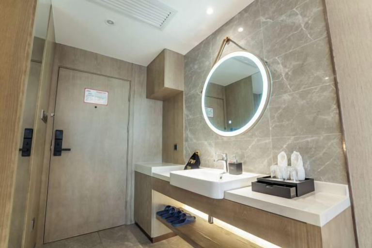 Bathroom 4, Xijian Hotel, Baoji