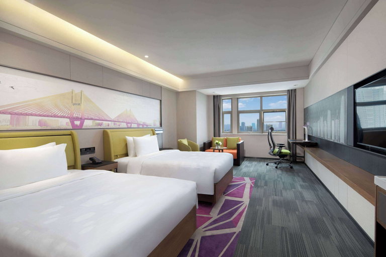 Bedroom 3, Ramada by Wyndham Wuhan Jiangan, Wuhan