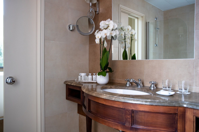 Bathroom 5, Hotel Royal Riviera, Alpes-Maritimes