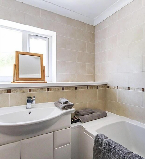 Bathroom 3, Afon Duad Inn, Carmarthenshire